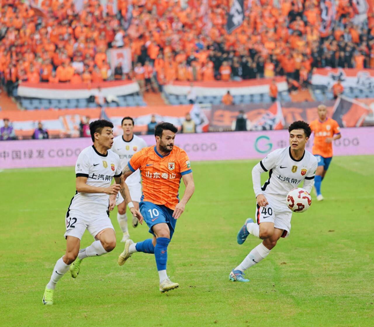 九游平台 -英超超远射进球